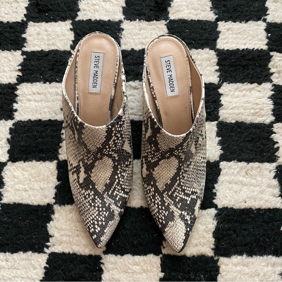 Steve Madden Snake Print Pointed Toe Heeled Mules - Picture 3 of 7